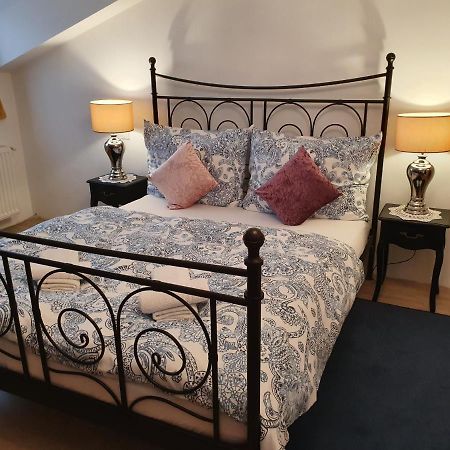 Karmelita Boutique Apartman ショプロン エクステリア 写真