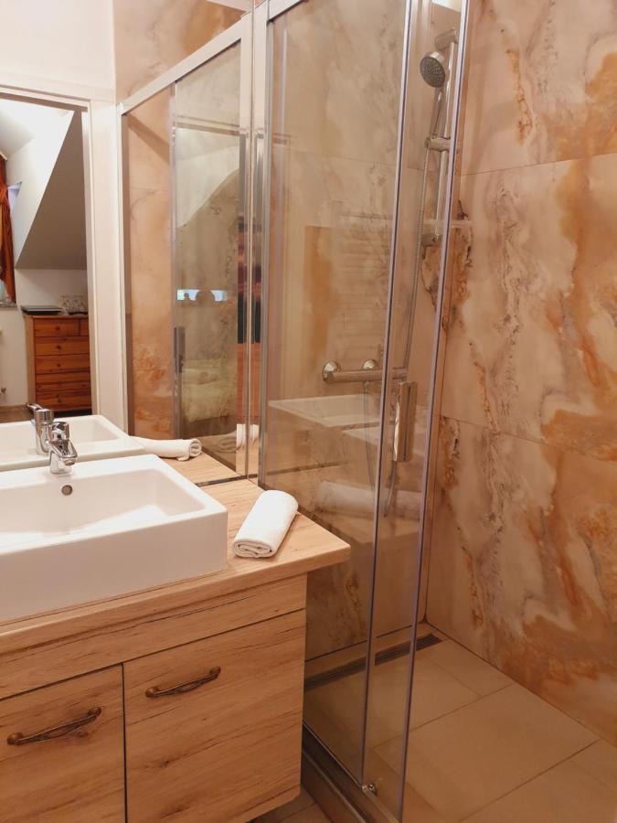 Karmelita Boutique Apartman ショプロン エクステリア 写真