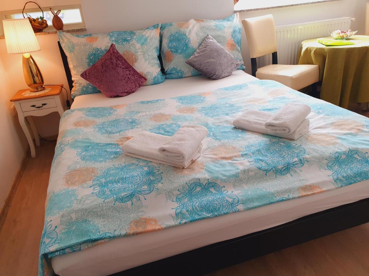 Karmelita Boutique Apartman ショプロン エクステリア 写真