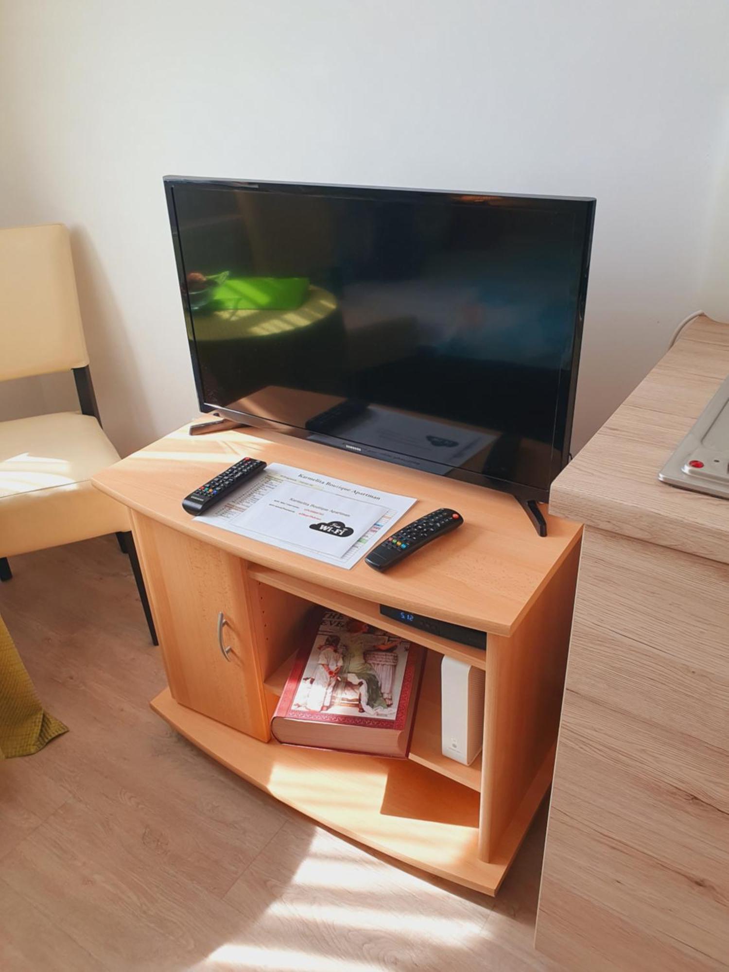 Karmelita Boutique Apartman ショプロン 部屋 写真