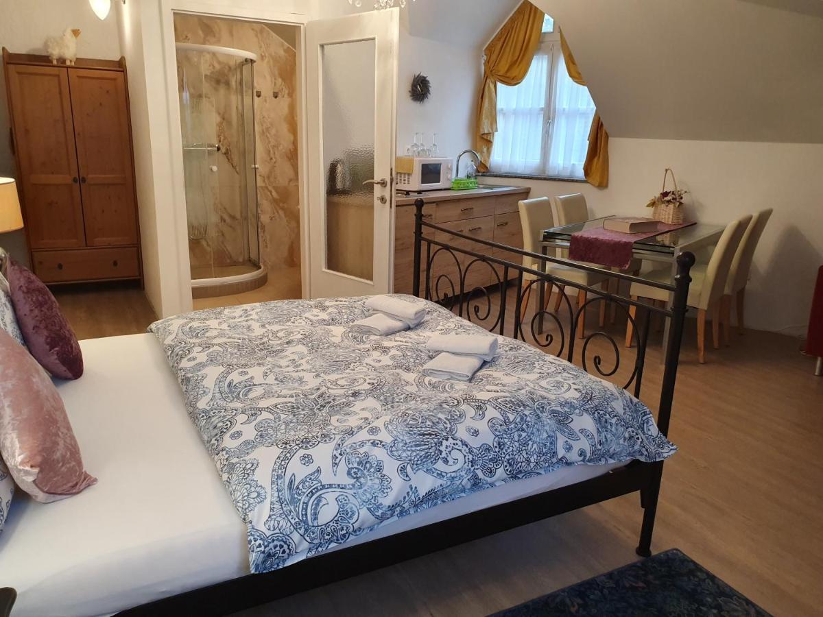 Karmelita Boutique Apartman ショプロン エクステリア 写真