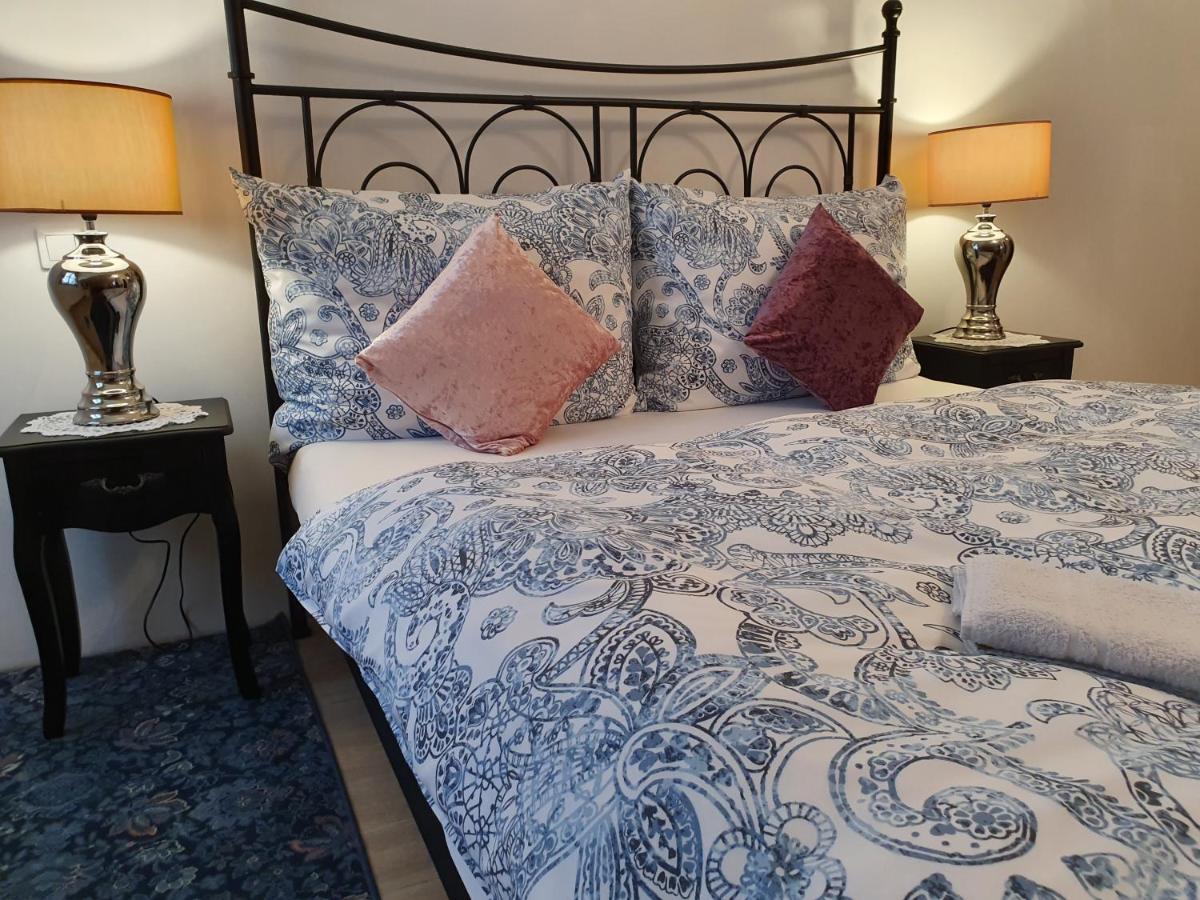 Karmelita Boutique Apartman ショプロン エクステリア 写真