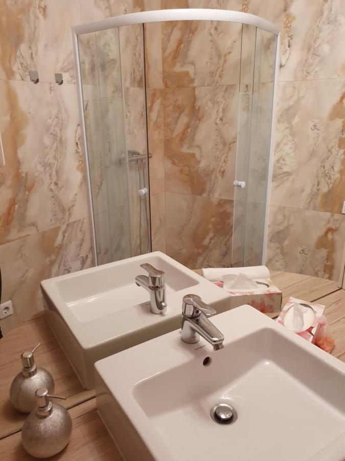 Karmelita Boutique Apartman ショプロン エクステリア 写真