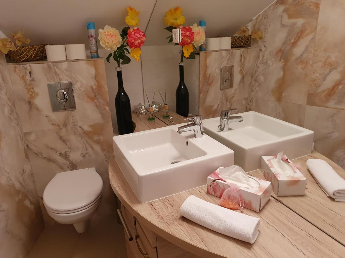 Karmelita Boutique Apartman ショプロン エクステリア 写真